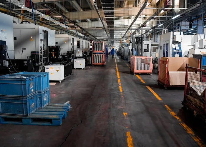 Custom hydraulic power units and Lincoln Industrial lubrication systems for manufacturing production environments
